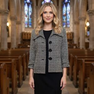 Elegant Monochrome Women's Blazer